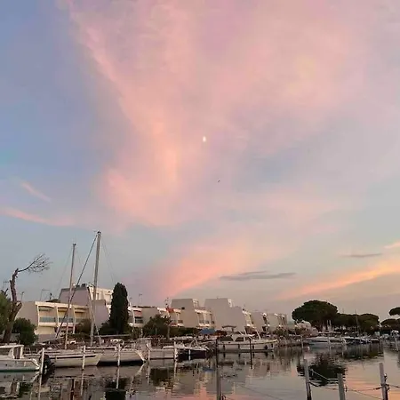 Holiday home Belle Grande Marina En Duplex Avec Appontement *