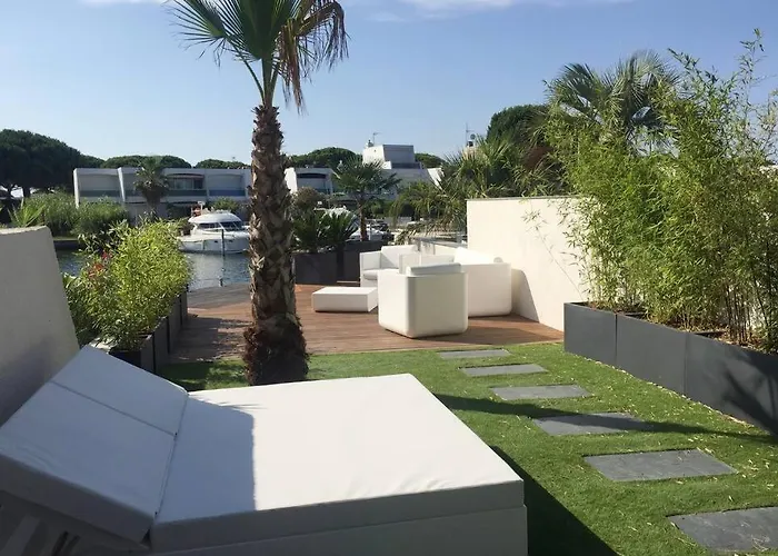 Belle Grande Marina En Duplex Avec Appontement *