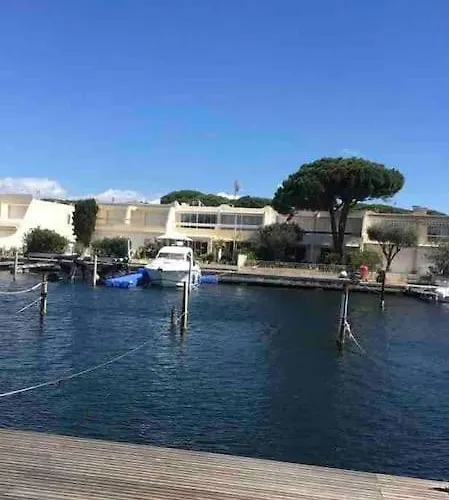 Semesterbostad Belle Grande Marina En Duplex Avec Appontement Le Grau-du-Roi