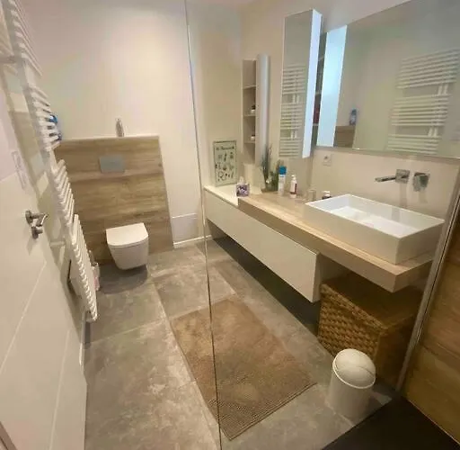 Belle Grande Marina En Duplex Avec Appontement *